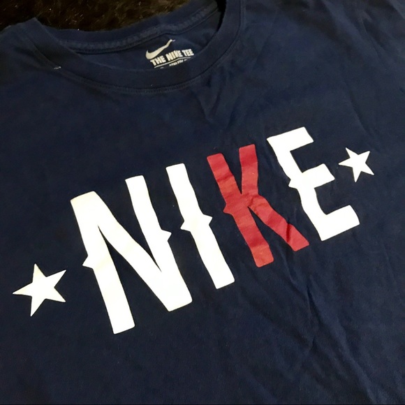 NIKE The Nike Tee - Picture 3 of 5